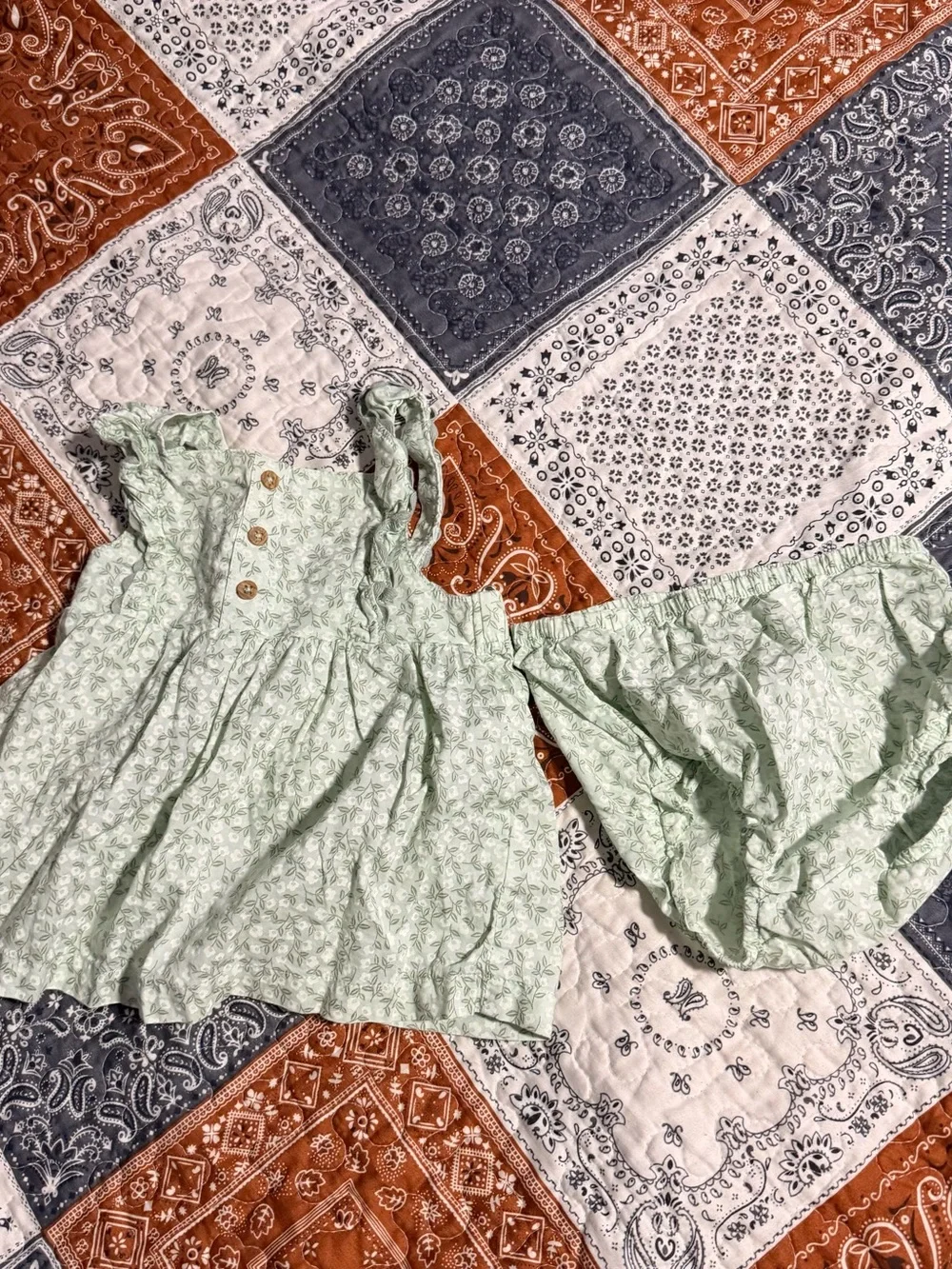 Carter’s Baby Girls Size 18 months Two Piece Dress Set Green Floral